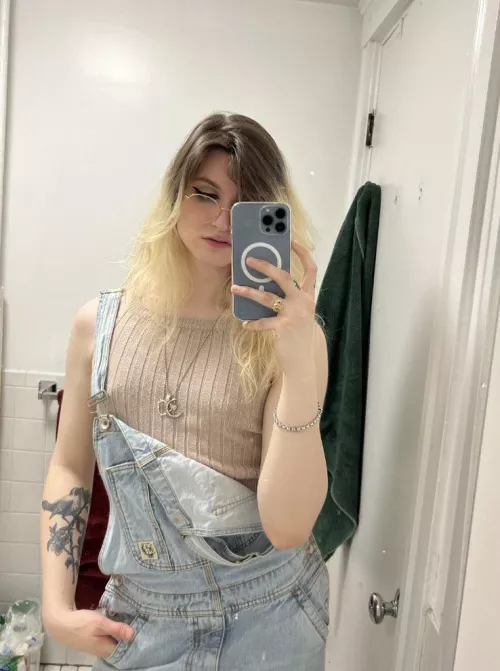 1upv=3pics in your dm 1comments=surprise 💕💕💕❤️💕