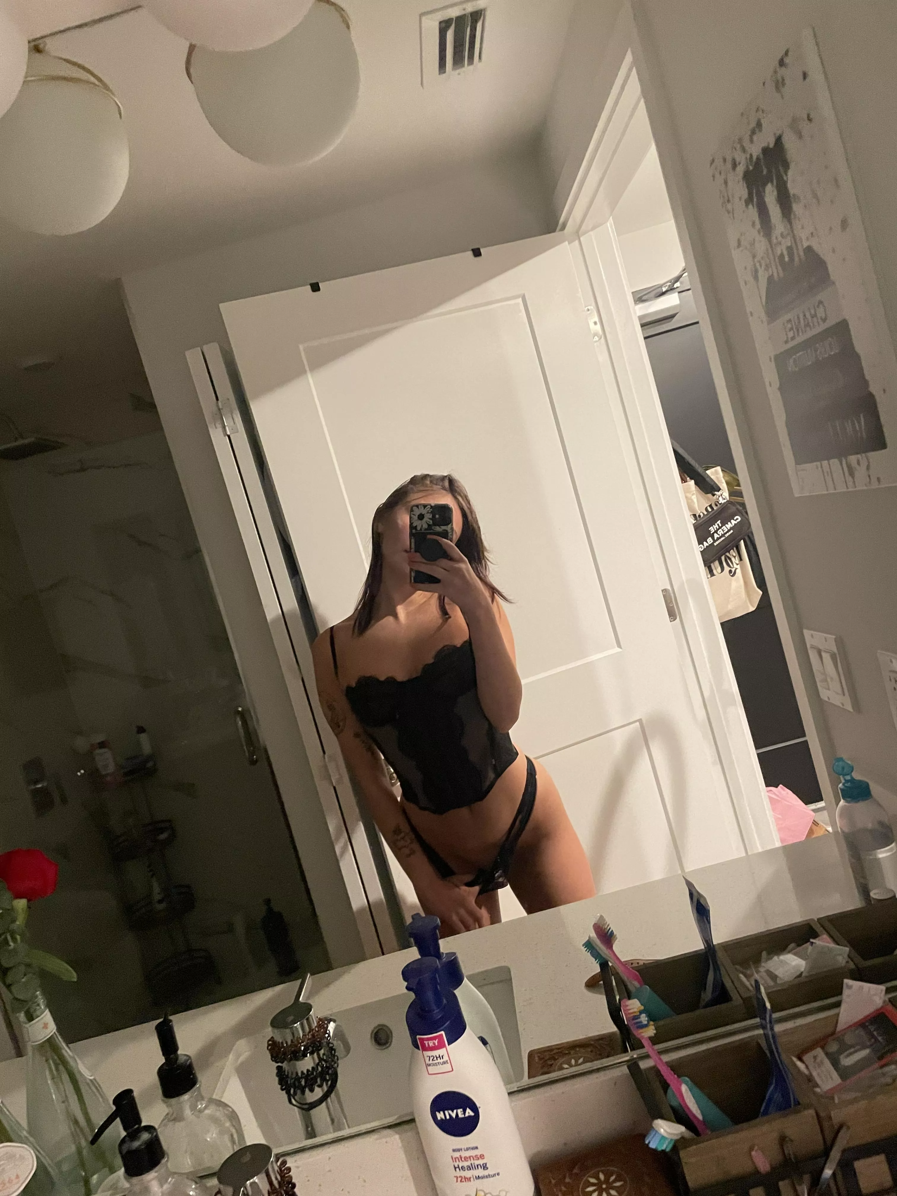 21 Year old needs to cum for the first time
