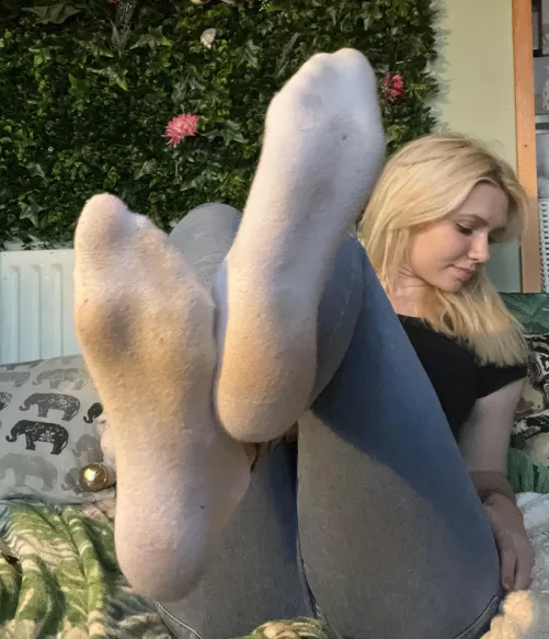 Day 1 of wearing these socks 😋