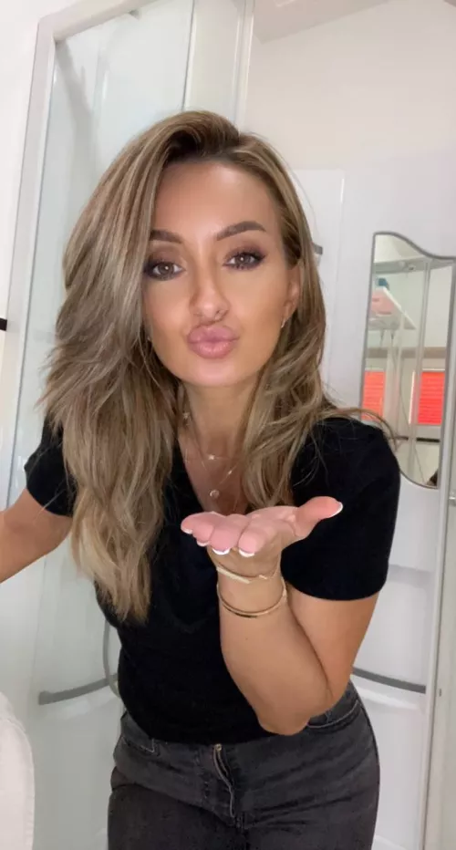 I feel so cute tonight!