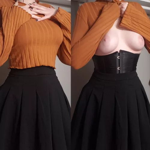 Little goth Velma wants to get fucked in the back of the mystery Machine 💖