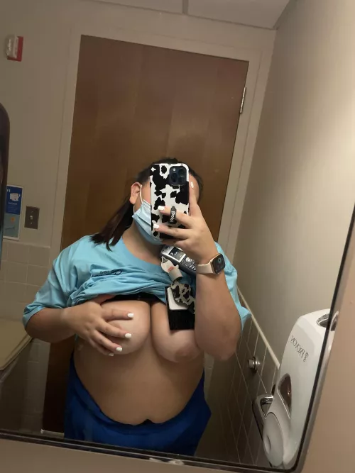 My wife has the best hands why don’t you cum on over here so she can take care of you 😈