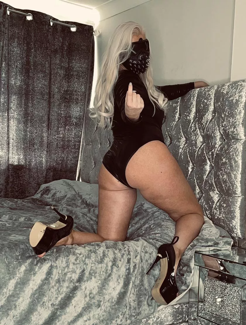 Nearly Halloween, time to dress up sexy with that booty on show