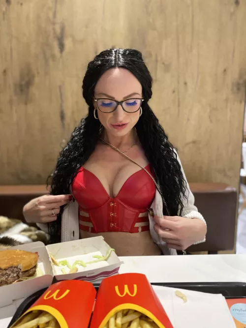 Since you guys gave me 300 upvotes i will be sucking a cock outdoors soon for you guys 😘❤️ while you wait here is a pic from this weekend