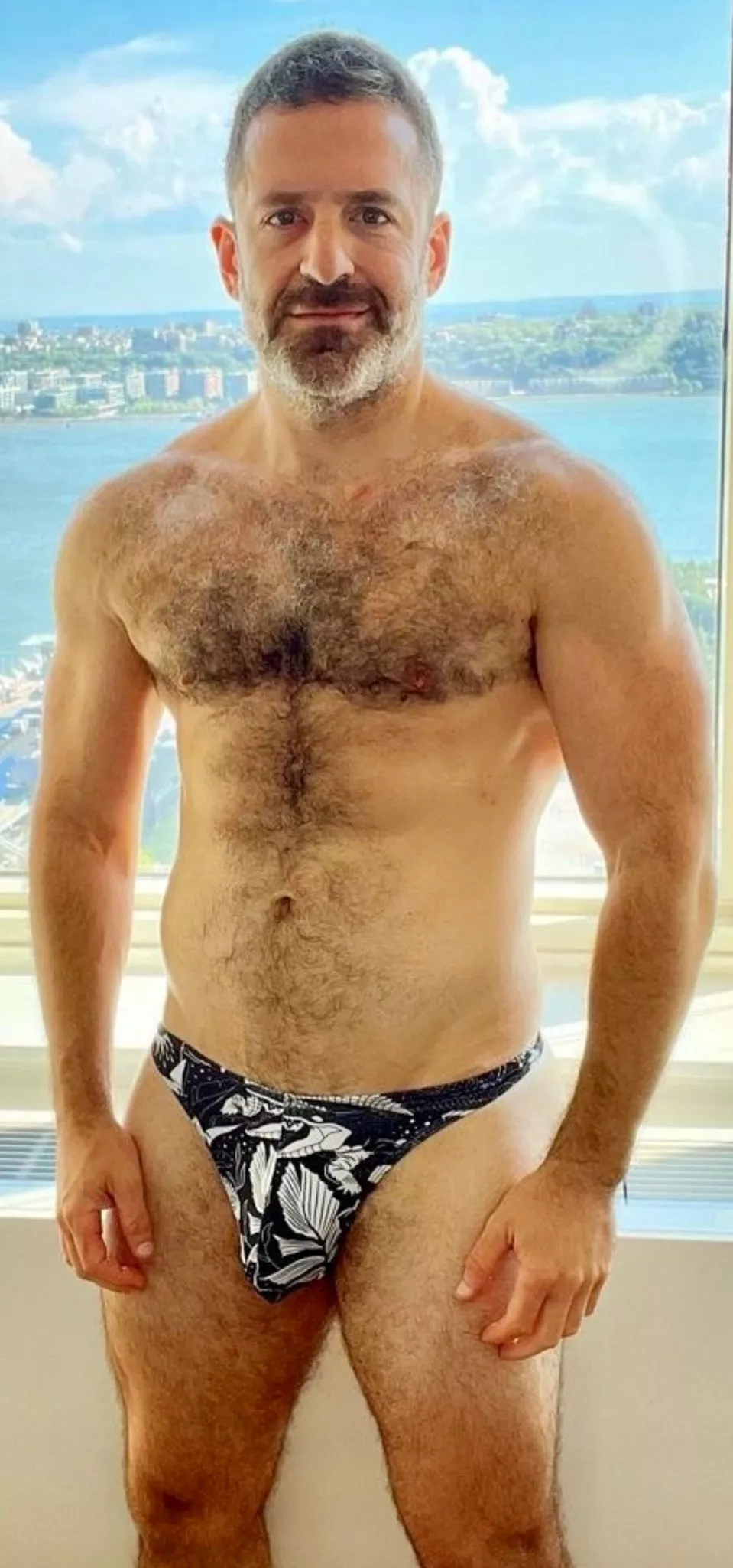 skimpy