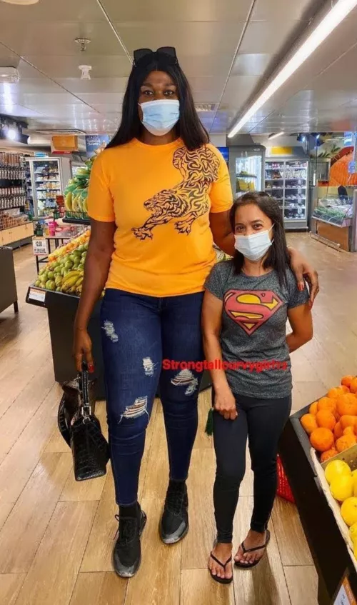 tall strong curvy girl