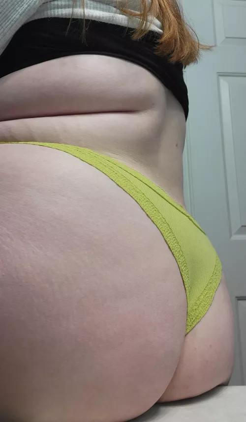 thonggg Thursday 🍑