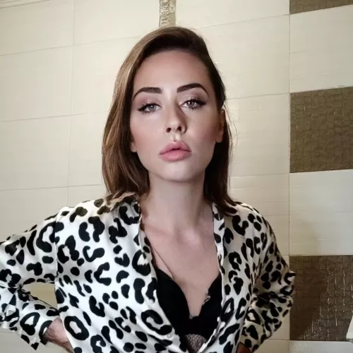 wanna taste my lips? ♥️💄