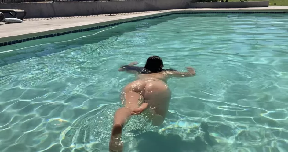 [25F] I hope my neighbors don’t mind