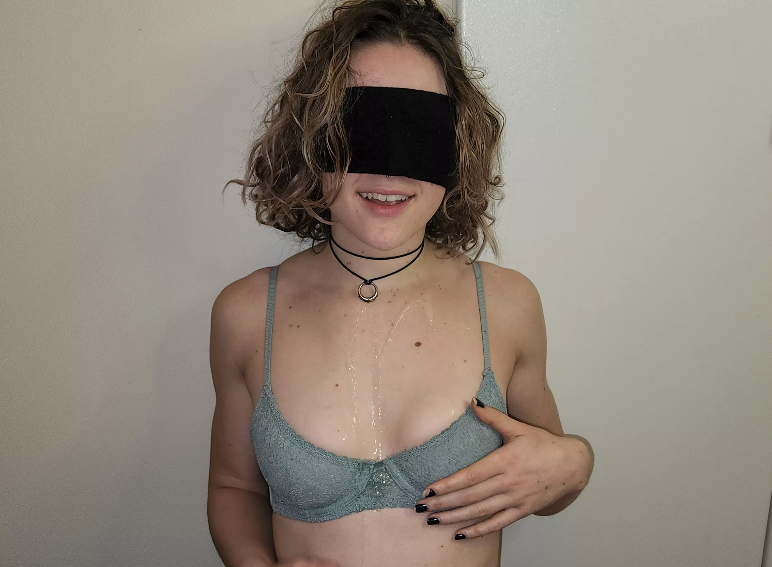 Blindfolded blowjob ended in my freckles being covered in cum!