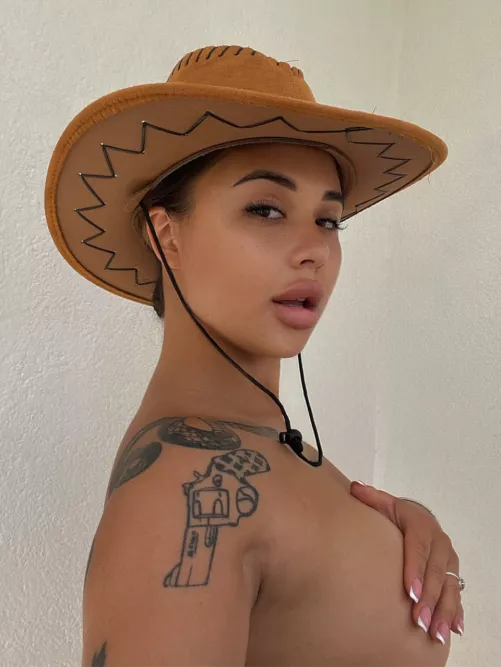 Can I send you nudes like these while you�re at work?