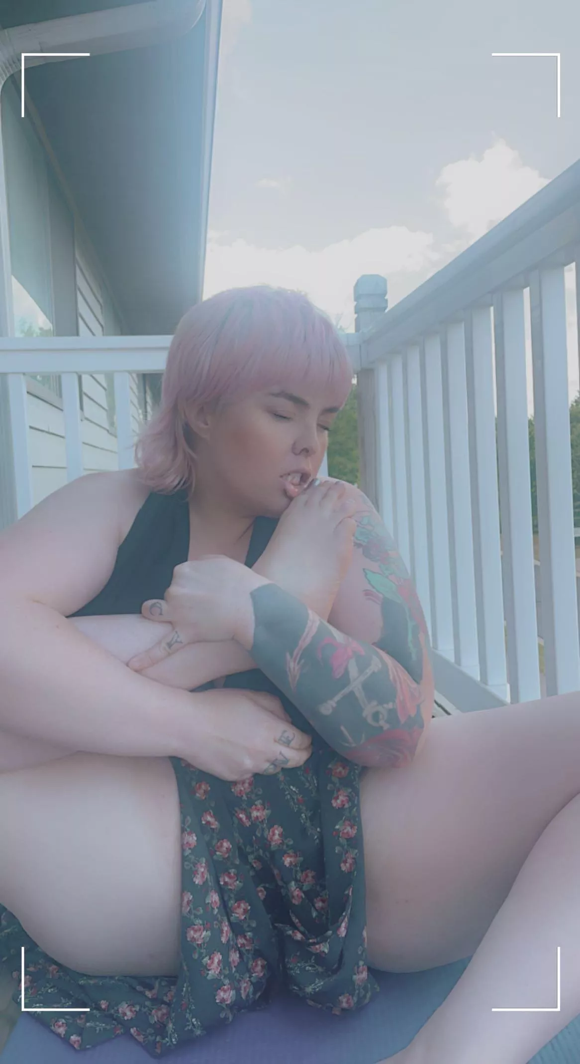 Do you want to see my soles? 😈