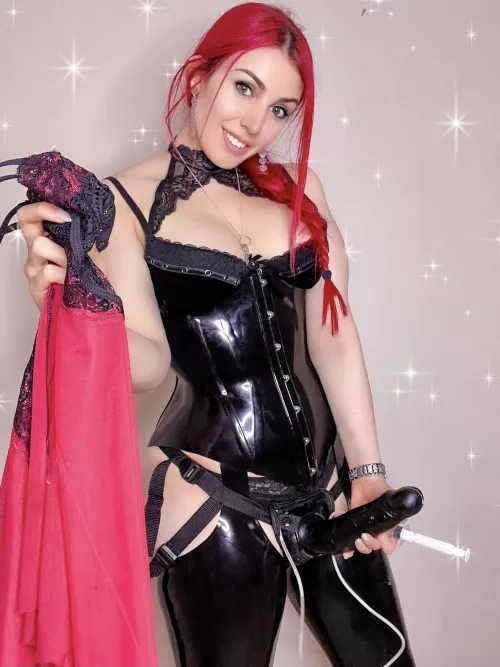 Looking for a latex cleaner who doesn’t mind getting messy ~ 💦