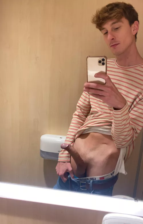 Mirror selfies in the bathroom of IKEA 😁