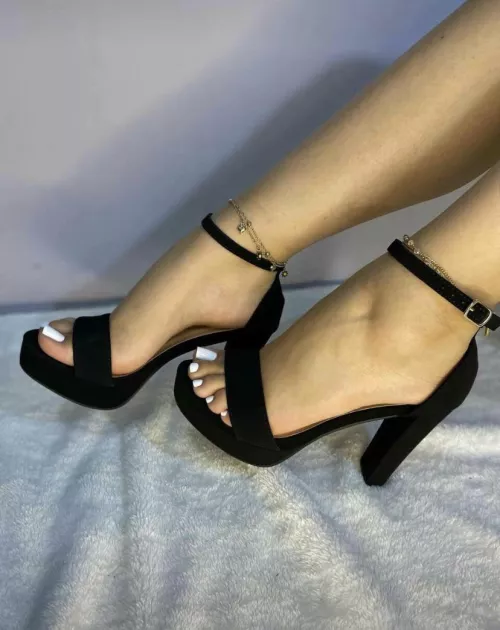 Should I bring back the white toes? (They are red now)