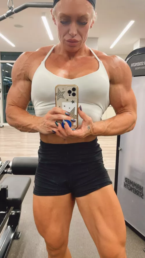 Shoulder pump