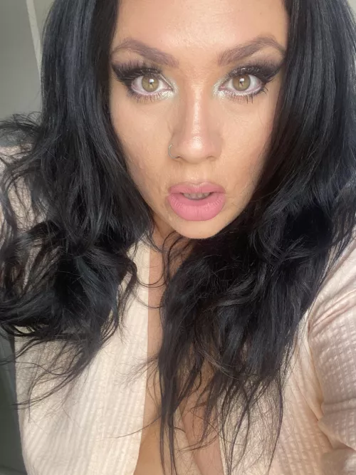 Teacher fetish? Where’s my teacher lovers at? Come get a report card style dick rate from a real teacher 🍎