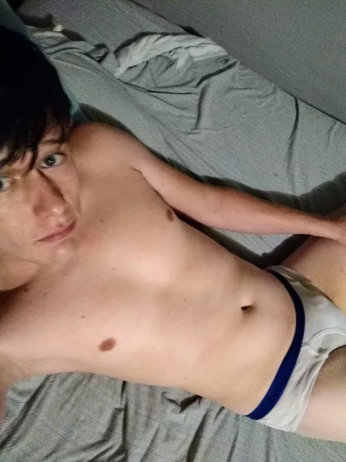 [24] anyone looking for a little twink to get kinky on? DM me 🤤