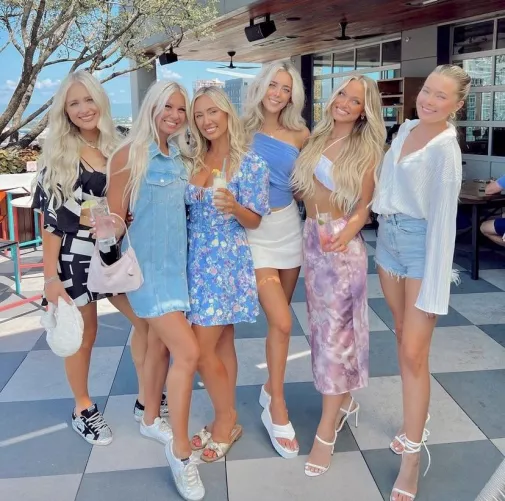 A buffet of blondes…1, 2, 3, 4, 5, or 6