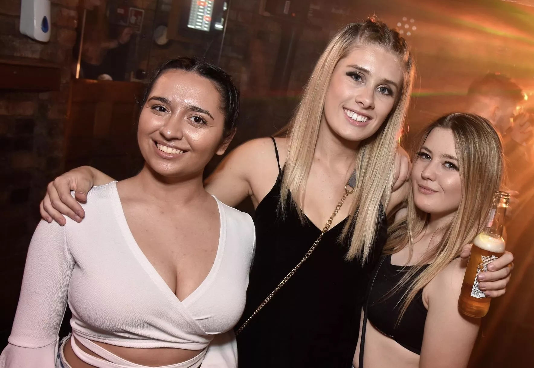 Bar babes
