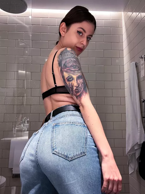 Checking if they look good from behind 😉