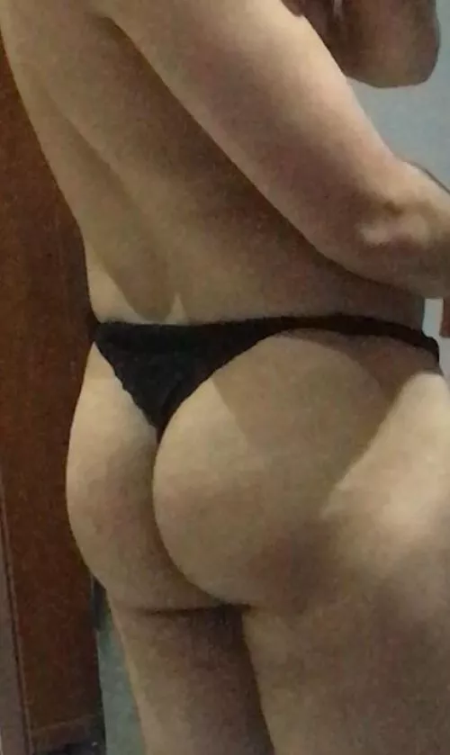 First time in a thong 🍑