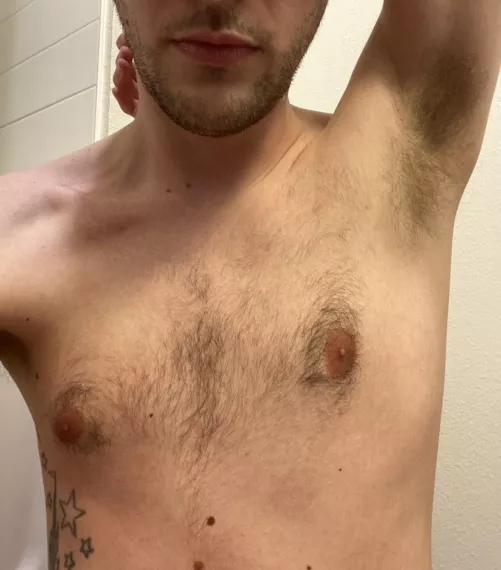 😏 growing out my chest hair again.