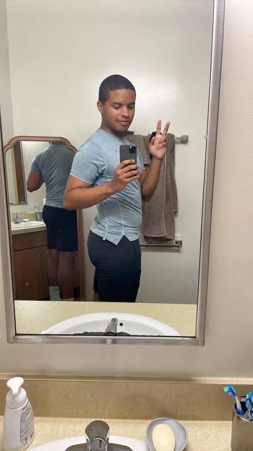 Gym has been doing my body right 💪🏽