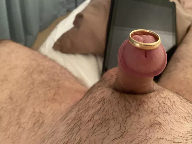Hope u dont mind a married cock wanting to fill your pussy