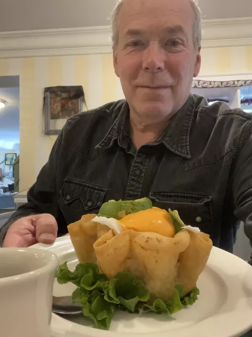 I know, I’m posting a picture of food; an internet cliché. Anyway, this was poached eggs and roasted vegetables in an edible shell.