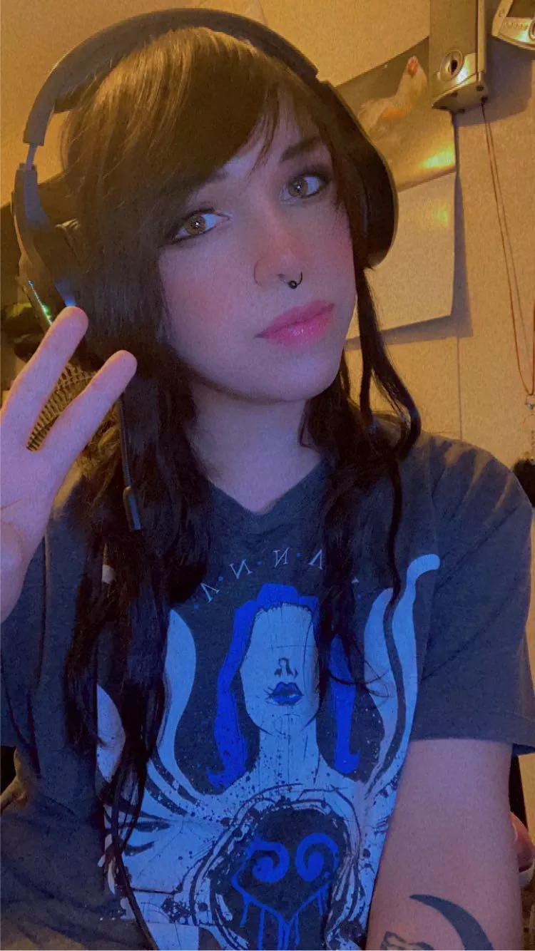 Playing games 🖤