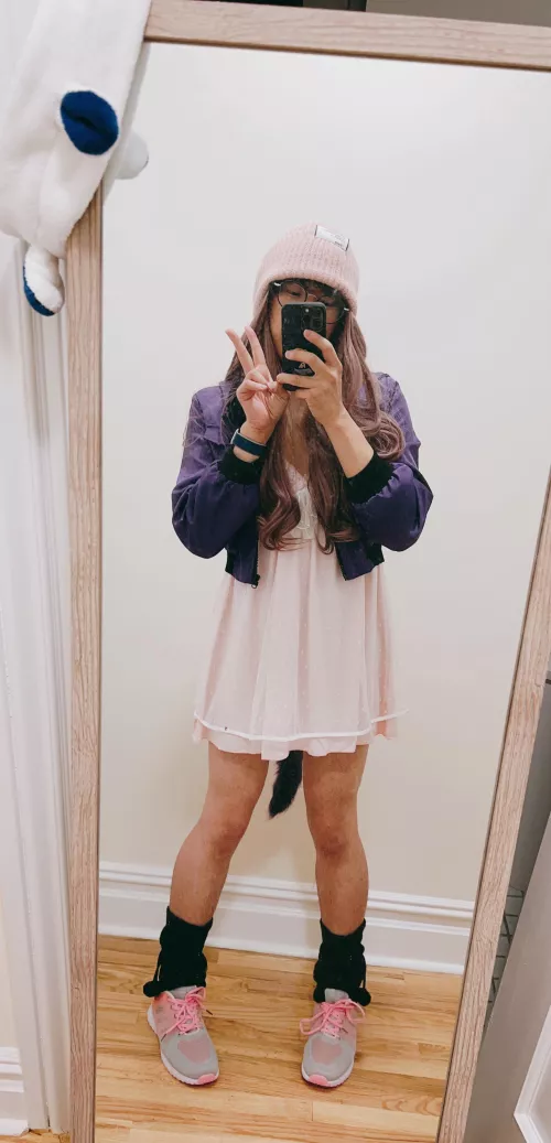 Something is sticking out in the back…:3