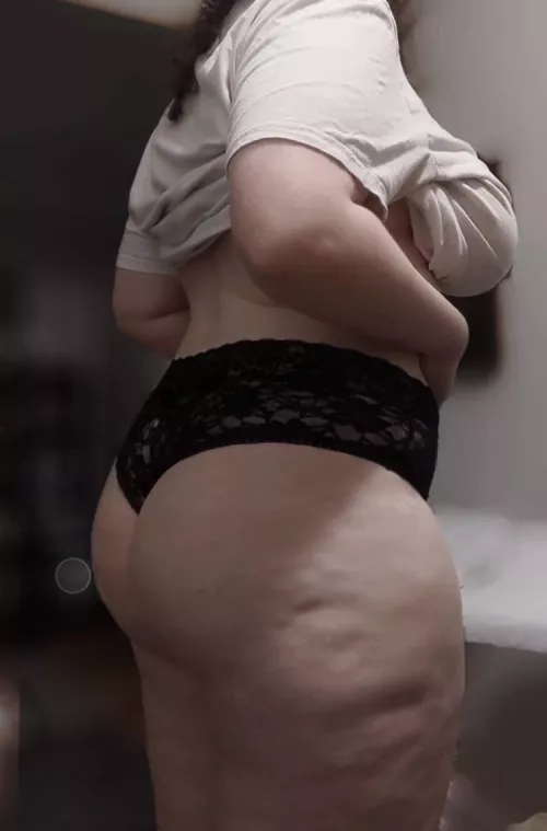 This is how I would greet you after work 💕