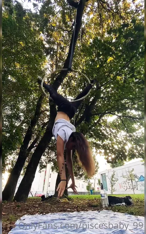 🎪Unemployed Former Circus Acrobat 🎪 | ❤️Link In The Comments❤️