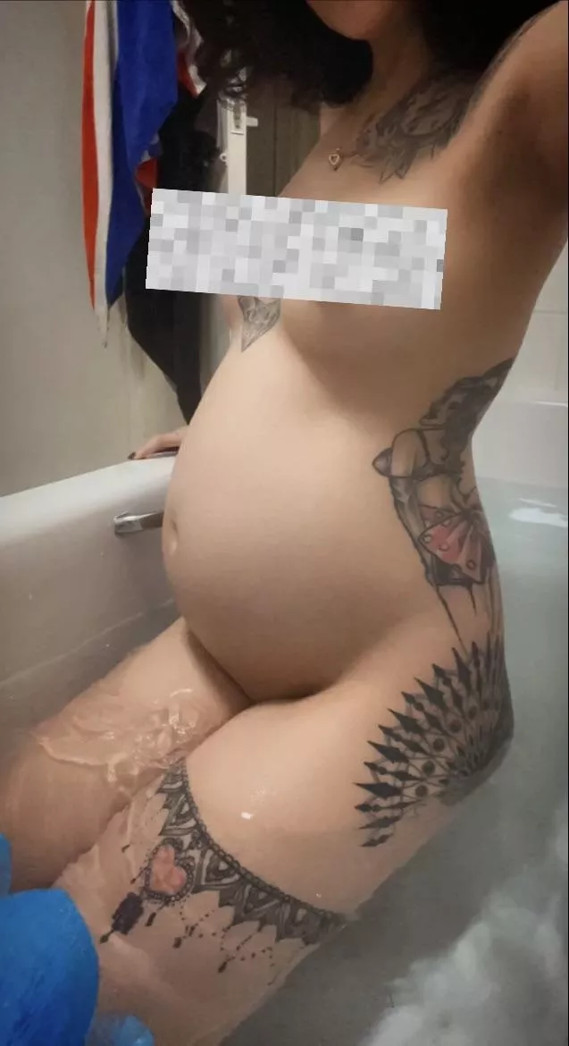Who wants to rub my pregnant belly? I’m 22 weeks with my second