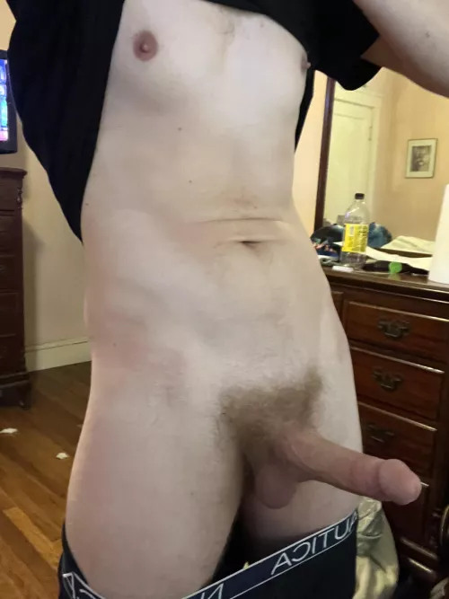 Yeah bro I do rock a full bush. Wanna see?