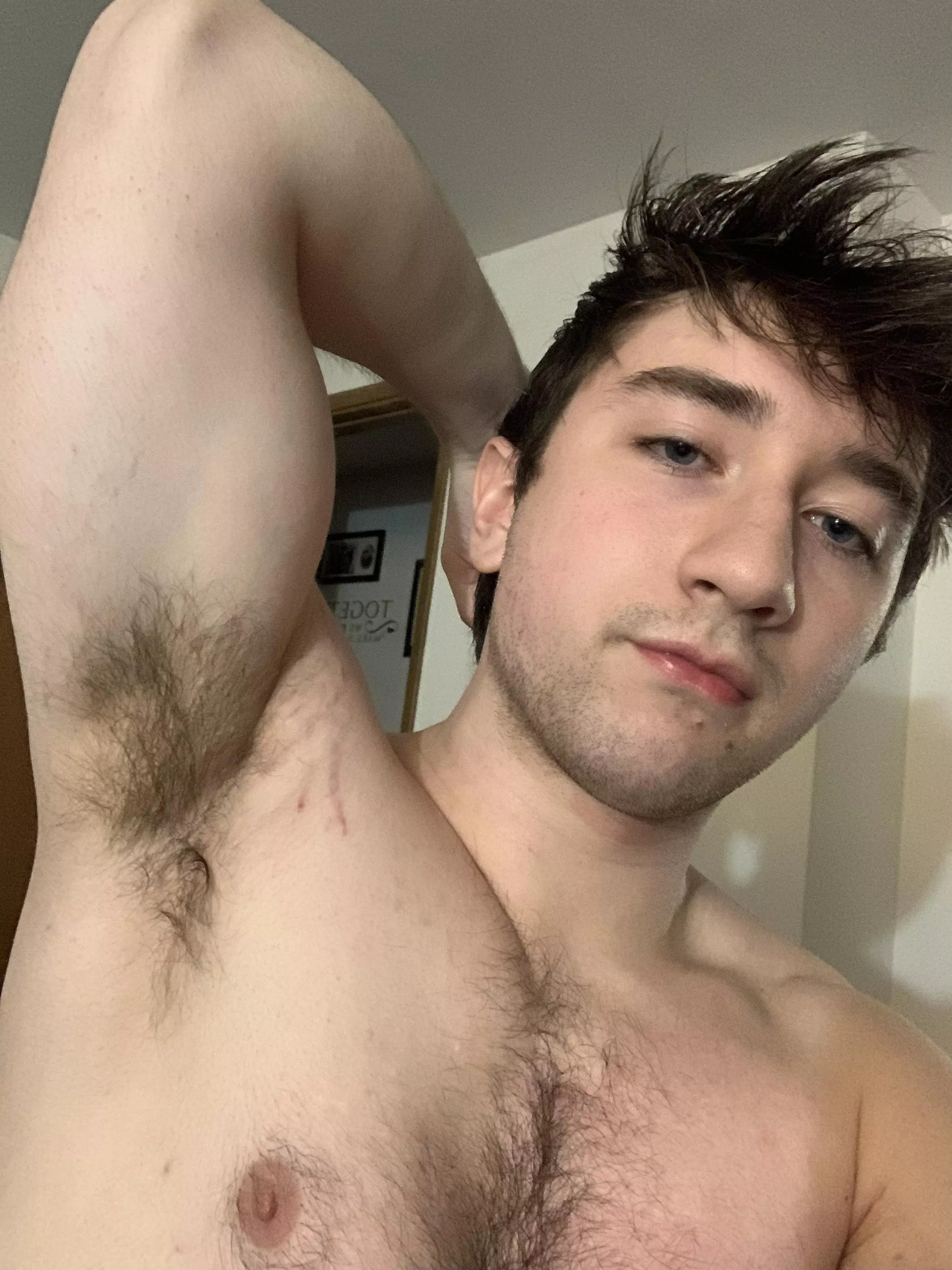 HAIRY MALE ARMPIT