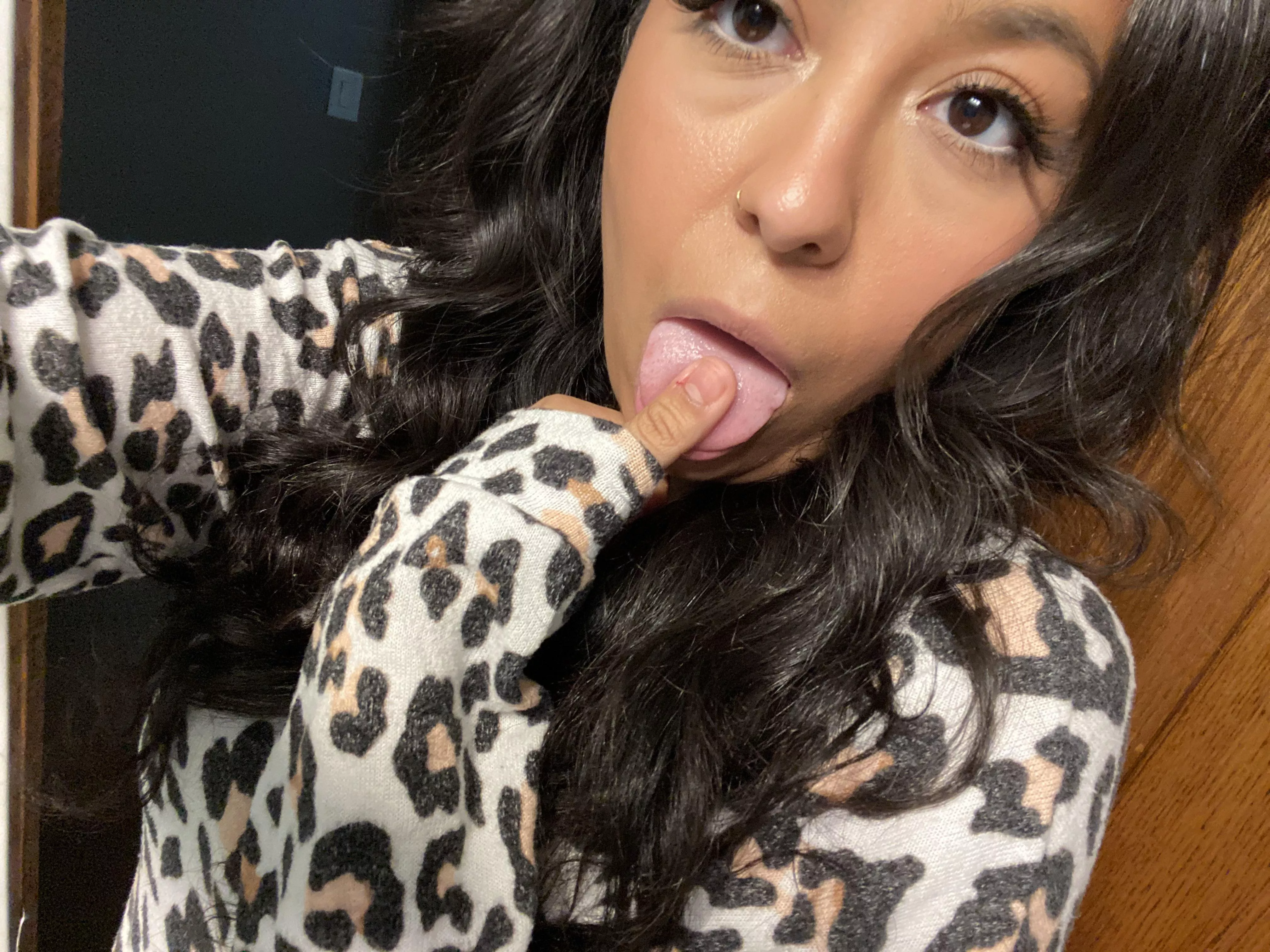 I’m begging you to pleaseeee cum on my face . It’ll make me so happy :) I wanna taste