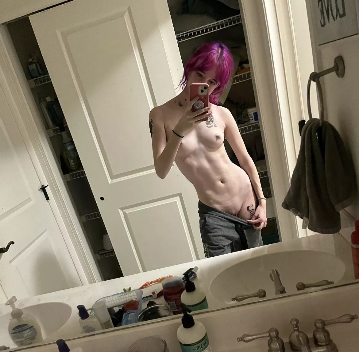 Is anyone else still up and masturbating rn?
