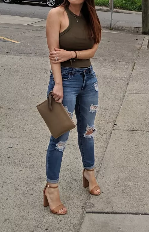 Looking for a long-term trading buddy. Not looking for a quick pic dump. Prefer conservative wives/girlfriends. Must be able to verify. Send sample and tell me a little bit about yourselves. Kik the same as my reddit. PM for Tele. No sample/no reply