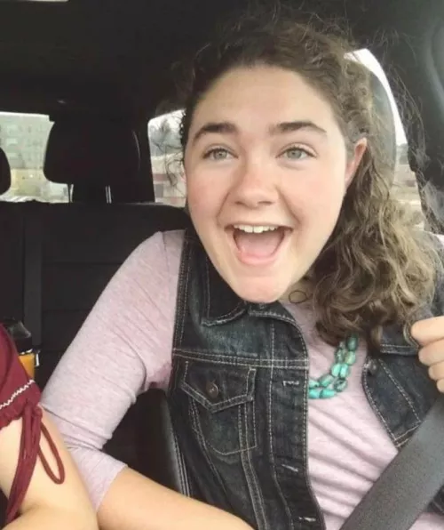 Looking for someone to trib my sister. So many years so innocent she needs to get a facial