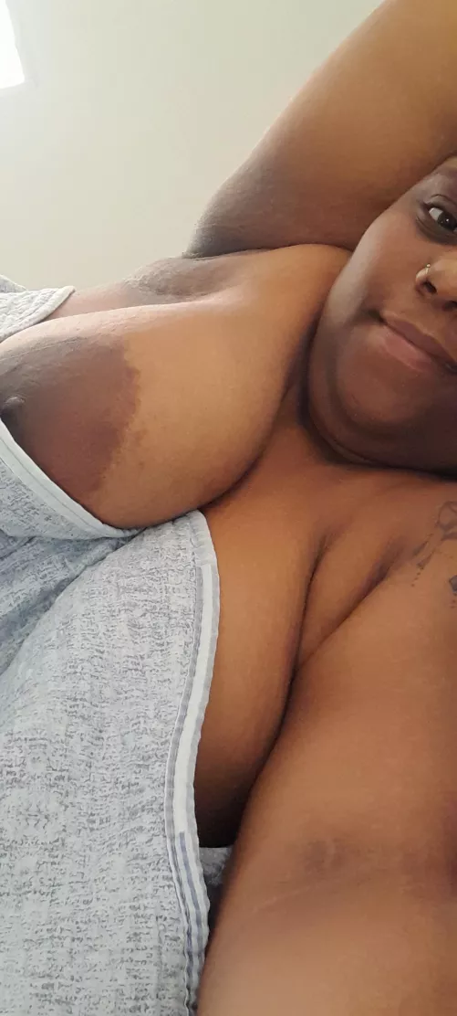 My tit comes out 😋