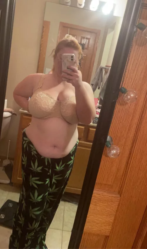 Smoke some, sleep a little, fuck a lot 😈