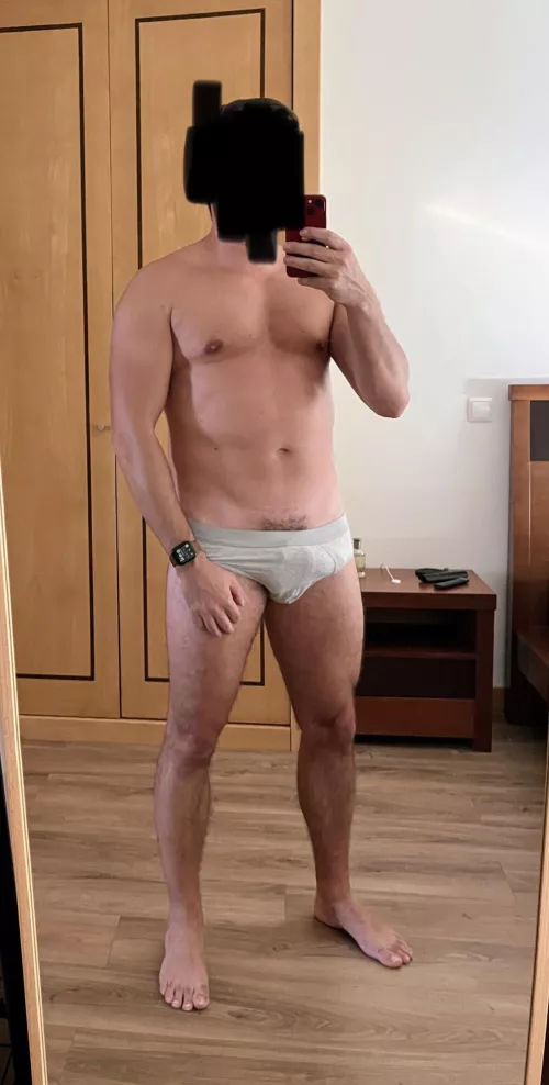 speedos recomendation pls? going to the pool 😅