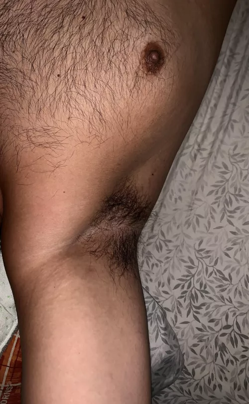 Weekends of working out and gaming are unmatched. Wish I had a bro waking up in my pit. Who all would be down for it?