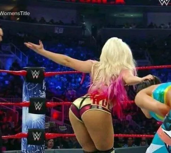 Alexa Bliss booty 😉.