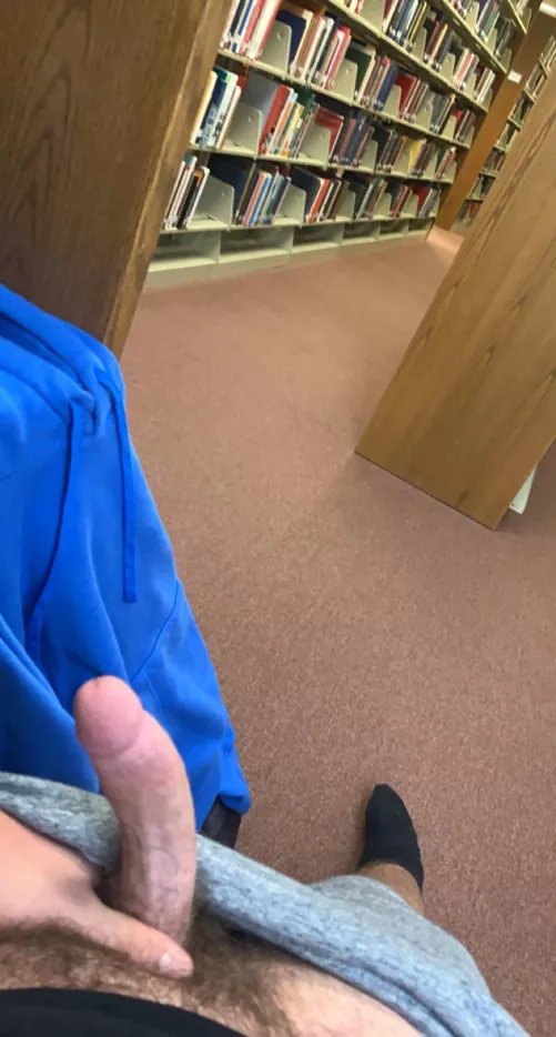 Got a lil horny in the library this morning… tell me what you think;) Pms open
