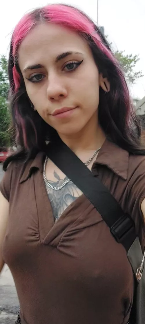 Hello there! This is my first post here, i never wear bra ;)