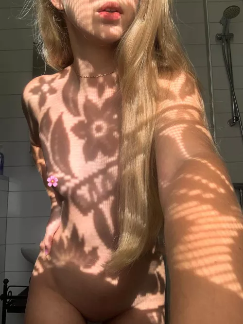 I bet you wanna try grip of my soft lips🤤my OF link in COMMENTS🥝⬇️