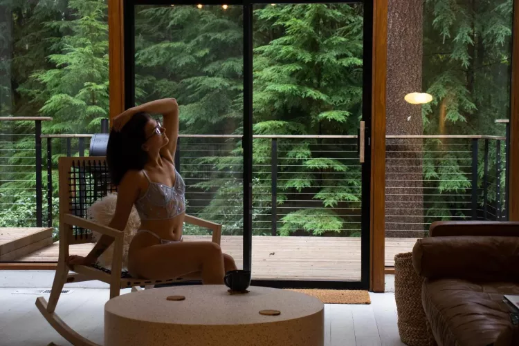 Let's spend the day together and watch movies 🥰 [F]